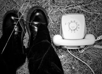Odwrócone buty w domu – dlaczego w wierzeniach ludowych zwiastowały nieszczęście? Odwrócone buty w domu – dlaczego w wierzeniach ludowych zwiastowały nieszczęście?